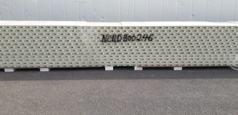 Sandwichpanelen VB 80 mm 3 lengtes 10700 + 2 x 10400 + 2 x 10100 + 2 x 9800 + 2 x 9500 + 2 x 9200 mm (NCND800246)