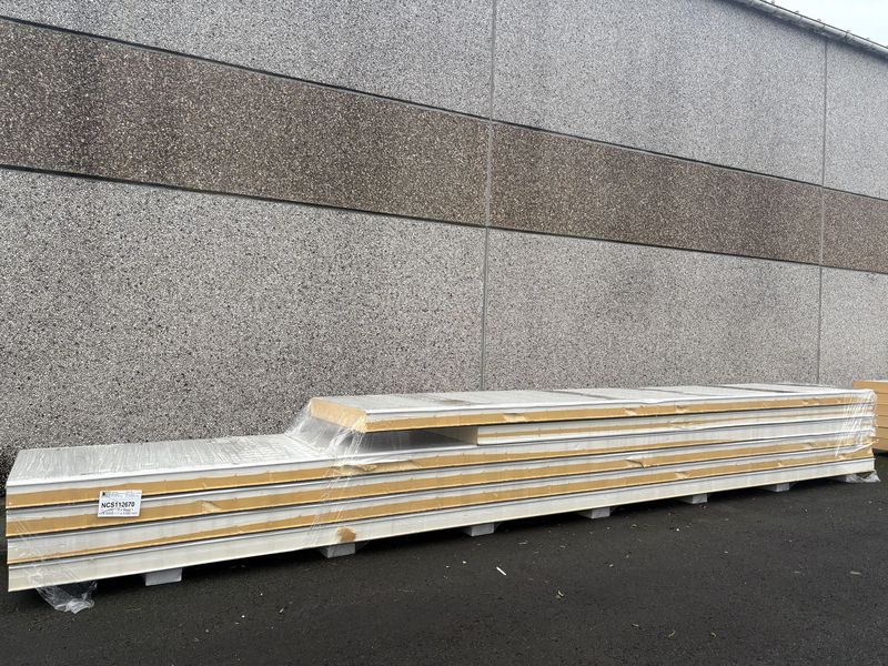 Sandwichpanelen 150 mm 4 lengtes 8000 + 1 x 6000 + 1 x 5100 mm (NCS112670)