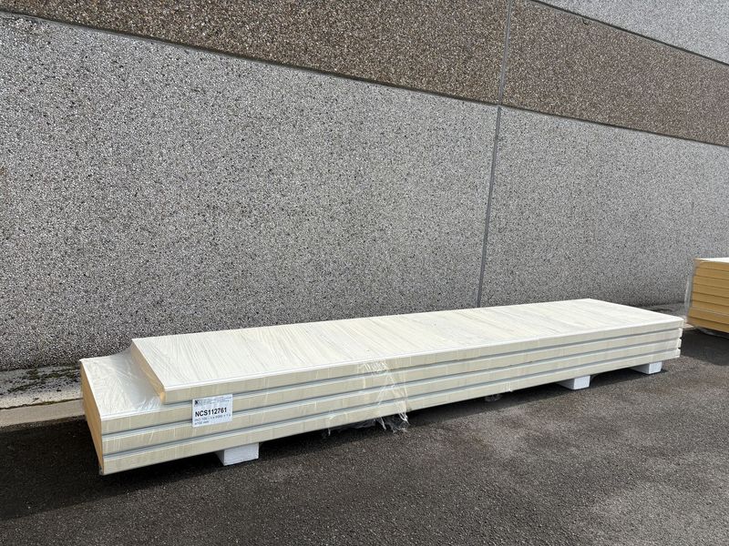 Sandwichpanelen 100 mm 3 x 5000 + 1 x 4700 mm (NCS112761)